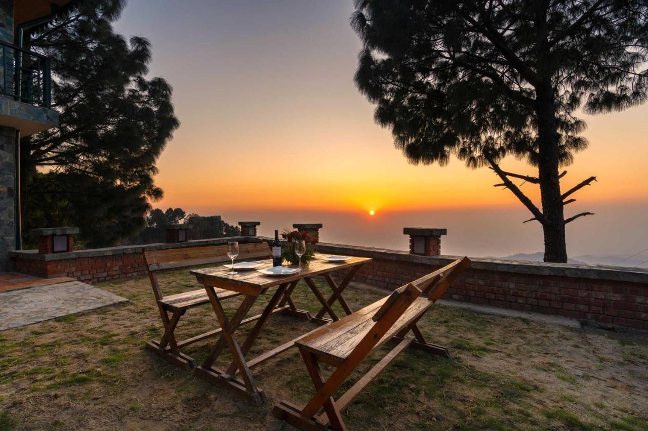 Stayvista At The Winter Line With Complimentary Breakfast Kasauli Exterior foto